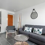 Appt Lumineux - Avec Balcon A 400m De La 아파트