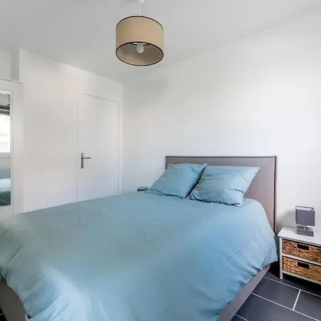Apartment Appt Lumineux - Avec Balcon A 400m De La Courseulles-sur-Mer